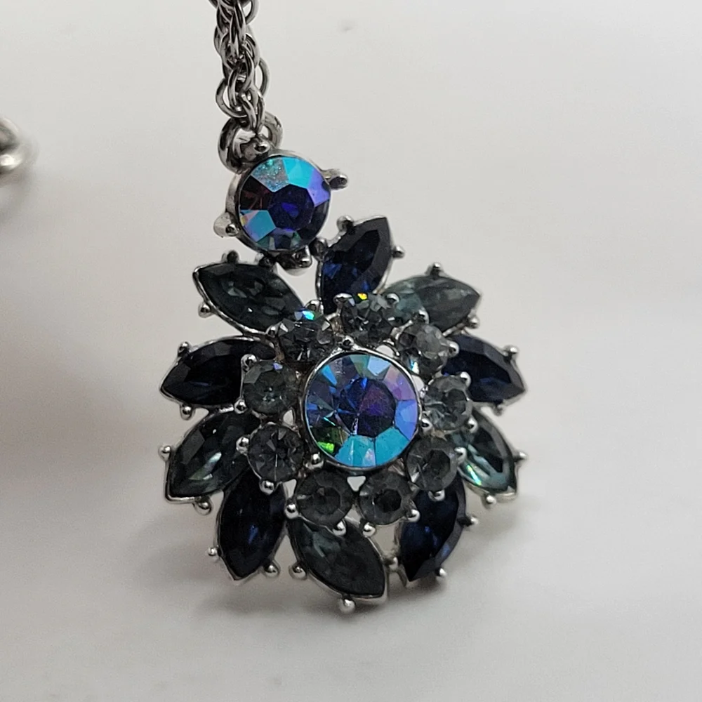 VTG "Crown" Trifari Pendant Necklace | Siver Tone, Shades of Blue | SIGNED - Picture 4 of 8